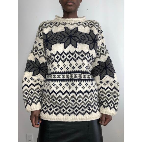 OTAVALO | Handknit Ecuador Wool Oversized Chunky fair isle Sweater - Picture 4 of 5